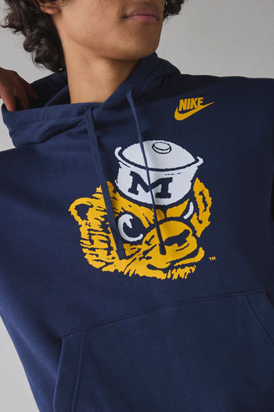 Fanatics Michigan Wolverines Team Logo Graphic Nike Legacy Club Fleece Hoodie Sweatshirt