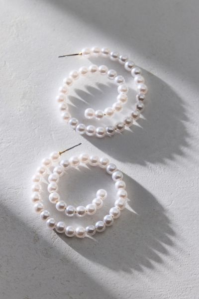 Urban Outfitters Bordeaux Pearl Swirl Hoop Earring In Pearl, Women's At  In White