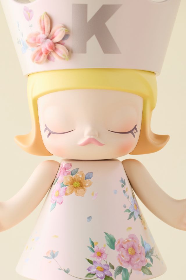 POP MART Mega Royal Molly 400% Velvet Flowers Figure #2