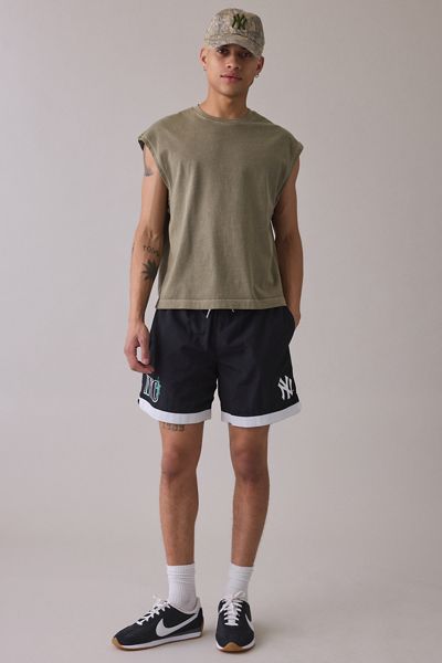 Mitchell & Ness MLB In The City New York Yankees Nylon Shorts