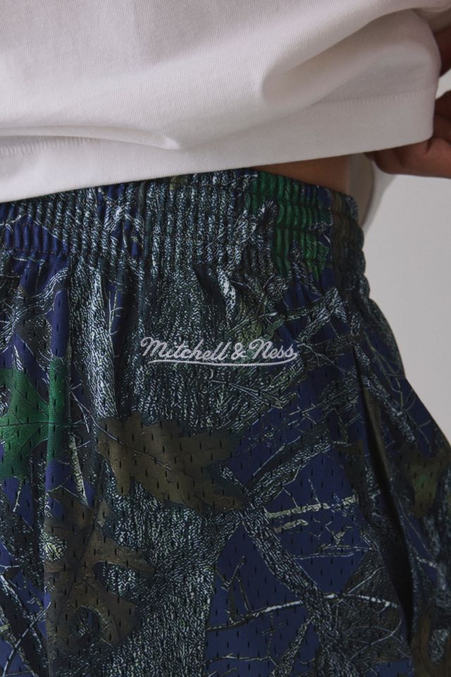 Mitchell & Ness Quiet Blaze MLB New York Yankees Logo Camo Shorts #3