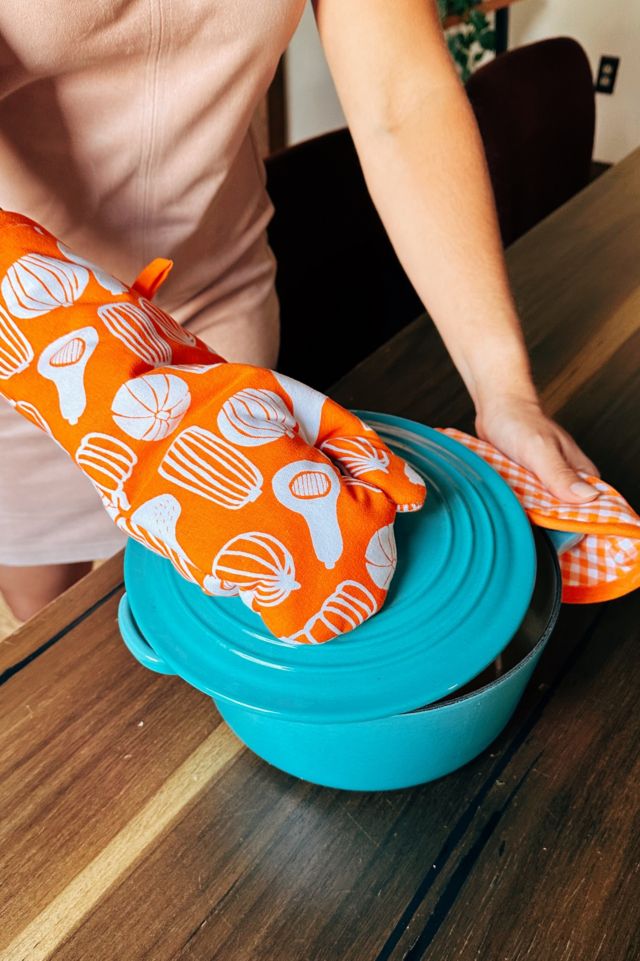 Julie Peach Gingham & Gourds Oven Mitt Set #1