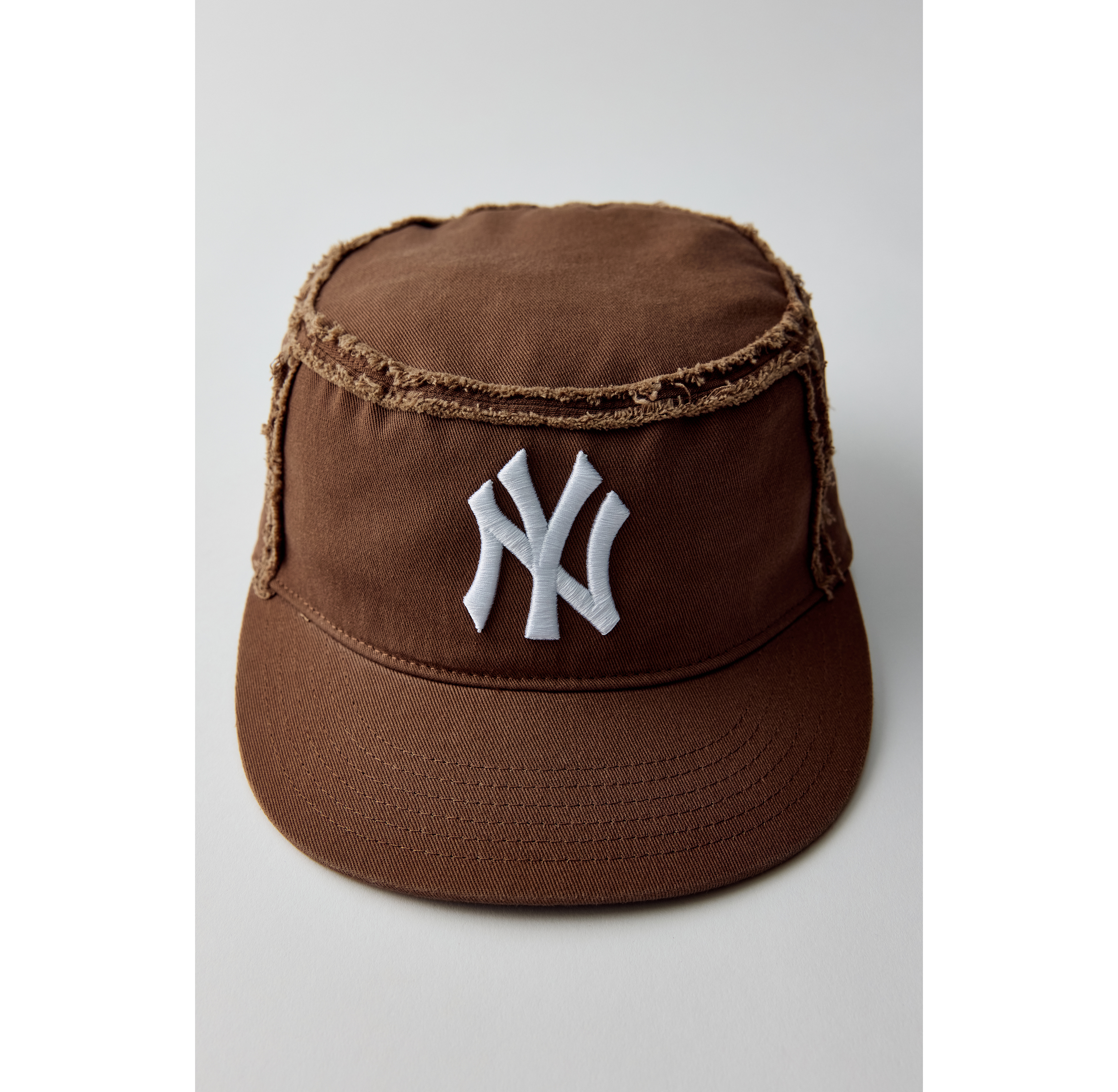 Mitchell & Ness MLB New York Yankees Distressed Scout Hat