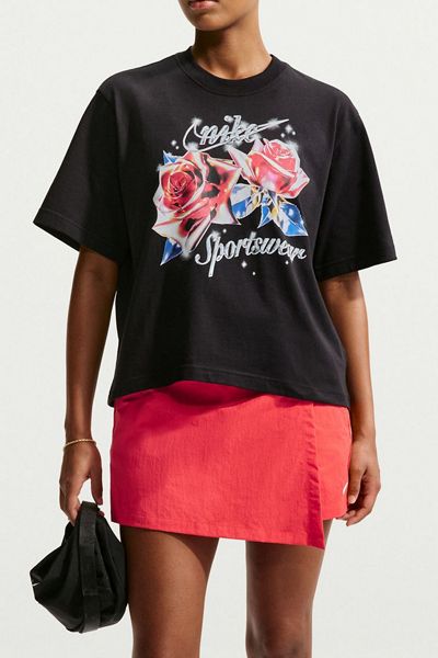 Nike Sportswear Roses Graphic Loose Tee