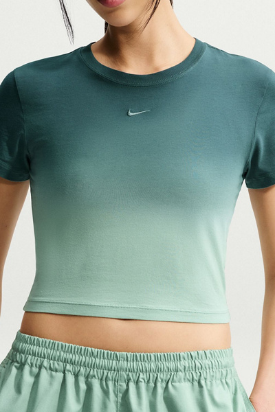 Nike Sportswear Chill Knit Dip-Dye Crop Tee