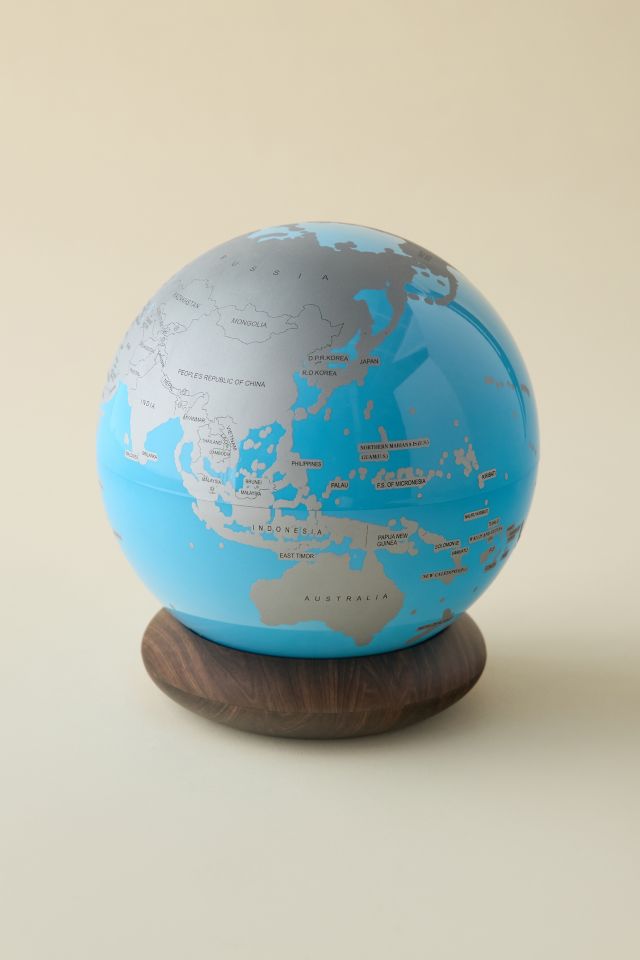The Globetrotter Scratch-Off LED World Light #1