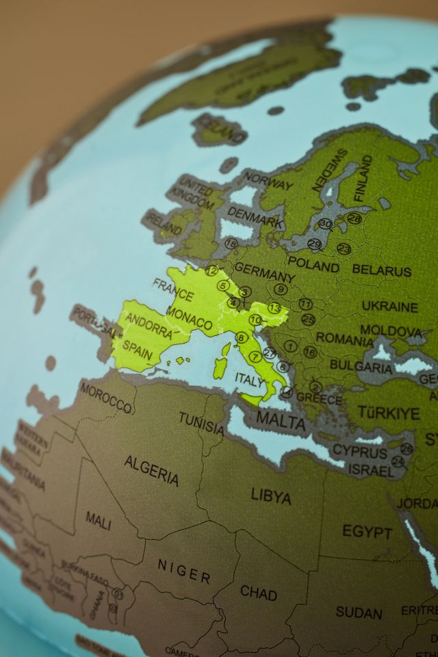 The Globetrotter Scratch-Off LED World Light #3