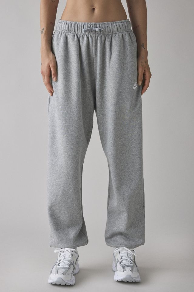 Nike Sportswear Club Fleece Mid-Rise Oversized Sweatpant #1