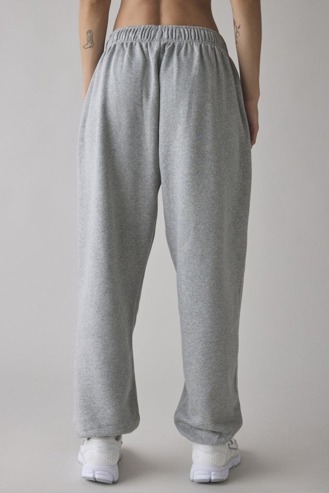 Nike Sportswear Club Fleece Mid-Rise Oversized Sweatpant #4