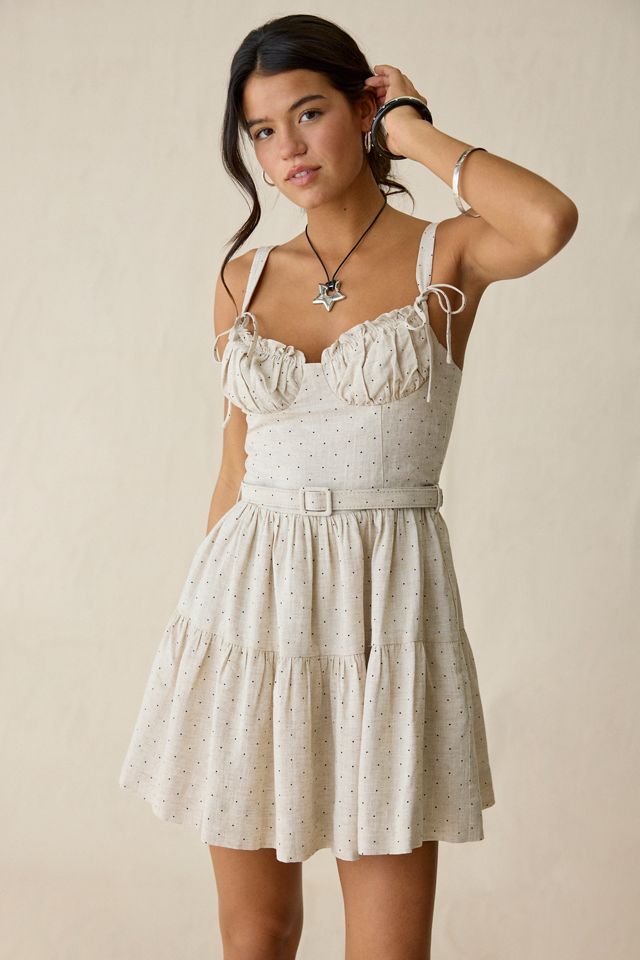 lace panel tiered seam cami dress Detail Crochet Maxi Item Size Size Clothes length Bust Waist Hem size S 124.5 83 68 190 M 126 87 72 194 L 127.5 91 76 198 Detailed Product Description Brand KUOSE SPU KSB2605002 Color WHITE Size S Lace Ruffle Panelled Asymmetric Cami