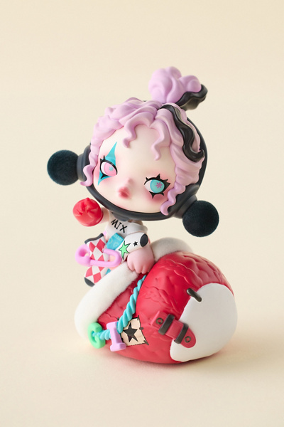 POP MART SKULLPANDA The Stocking Surprise Figure | Urban Outfitters