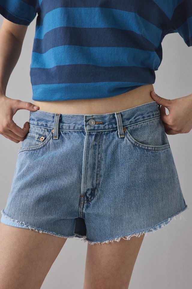 Short en denim coupé Levi's® ReMADE By UO #2