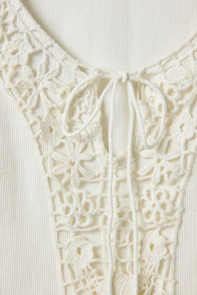 Kimchi Blue Ophelia Crochet Trim Puff Sleeve Tee | Urban Outfitters