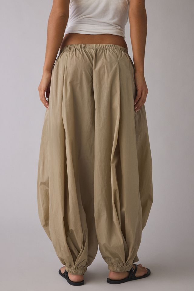 BDG Cloud Low-Rise Baggy Balloon Pant #4