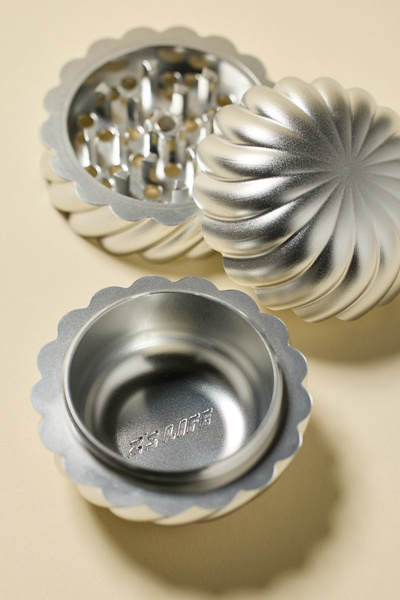 Z’s Life Waveform Metal Grinder