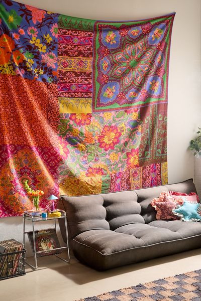 Wall Accents | Tapestries & Wall Décor | Urban Outfitters
