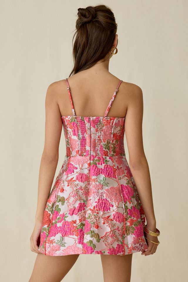 Mini-robe ajustée-et-évasée en brocart Floralie Elliatt #4