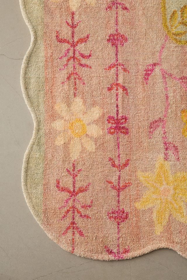 Juniper Floral Scalloped Printed Rug #4