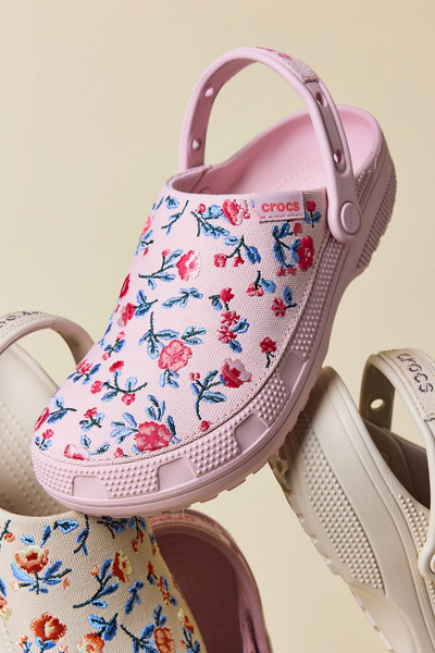 Crocs Classic Crafted Floral Clogs | Urban Outfitters display picture 1