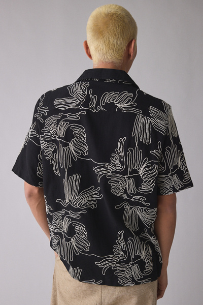 Les Deux Liam Allover Flower Embroidery Short Sleeve Shirt