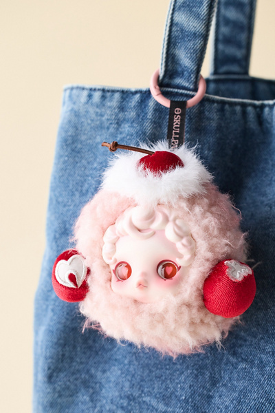 POP MART SKULLPANDA You Found Me! Series Moldy Muffin Earbud Case Keychain