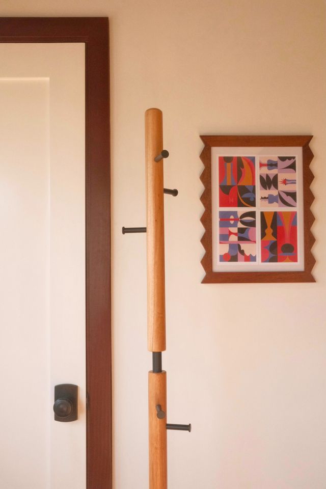 MIRAGE SF Entrova Coat Stand #1