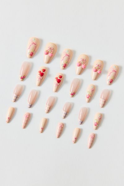 Never Have I Ever X For Love & Lemons UO Exclusive Press-On Faux Nail Set