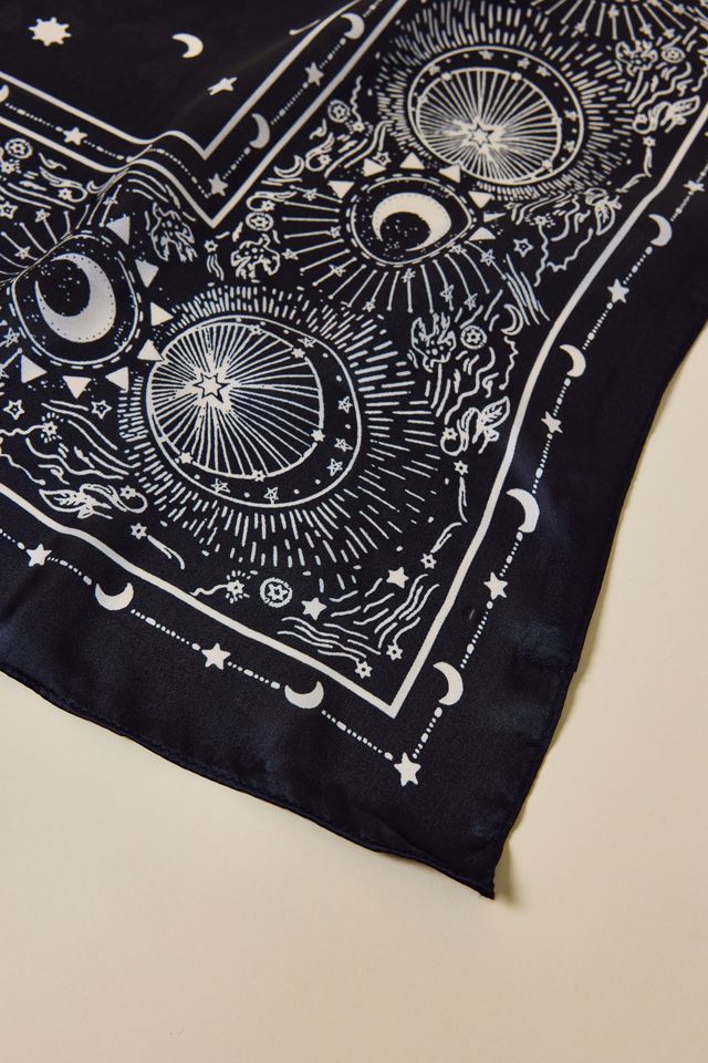 Foulard en satin à motif céleste #1