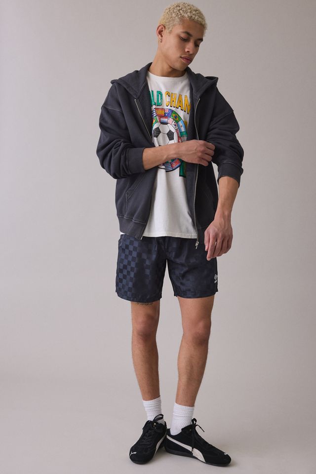 Short à motif en damier 7" UO Exclusive Umbro #3