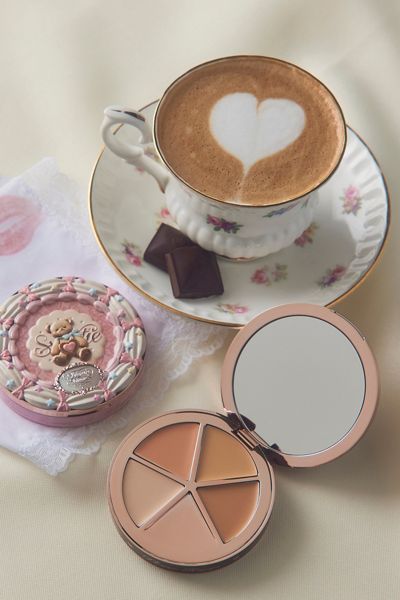 Flower Knows The Sweetie Bear Series 4-Color Concealer Palette