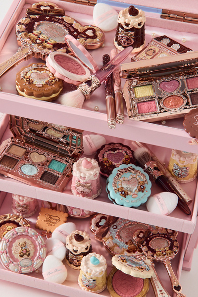 Flower Knows The Sweetie Bear Series All-In Makeup Gift Set