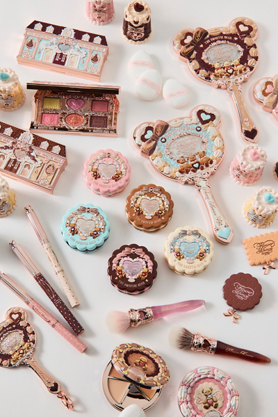 Flower Knows The Sweetie Bear Series All-In Makeup Gift Set