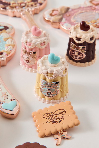 Flower Knows The Sweetie Bear Series All-In Makeup Gift Set