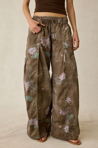 BDG Sunridge Mid-Rise Cargo Balloon Pants