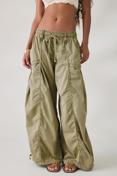 BDG Sunridge Mid-Rise Cargo Balloon Pants