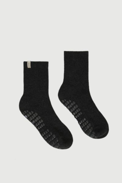 Fraise Graphite Classic Crew Grip Socks In Black