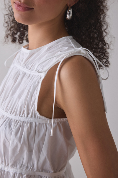 Zemeta Ball Lace White Sleeveless Top