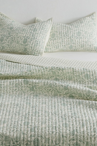 Eden Paisley Patterned Reversible 3-Piece Quilt Set