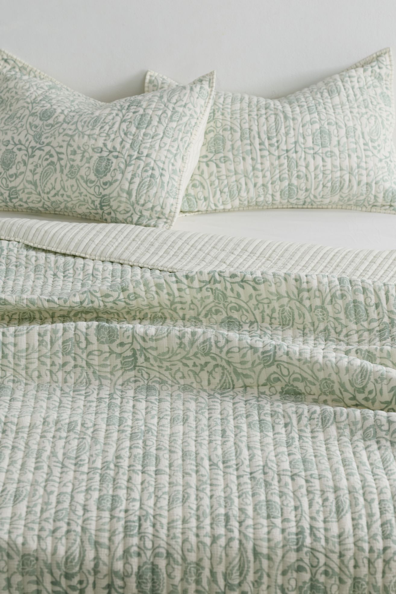 Eden Paisley Patterned Reversible 3-Piece Quilt Set - Green, KING