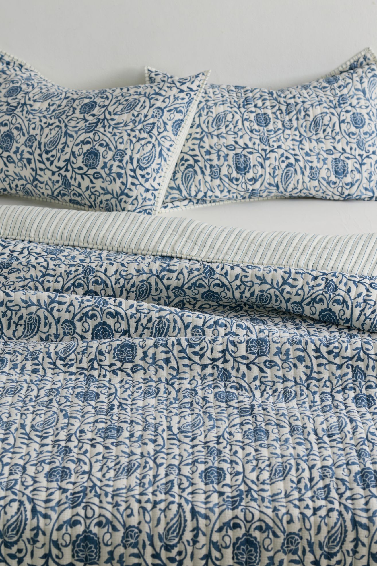 Eden Paisley Patterned Reversible 3-Piece Quilt Set - Blue, FULL/QUEEN