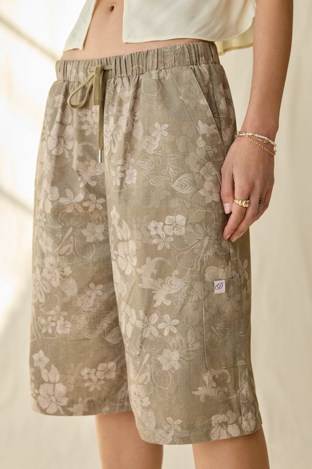 Pantalon ample à imprimé hibiscus avec découpes Daisy Street #5