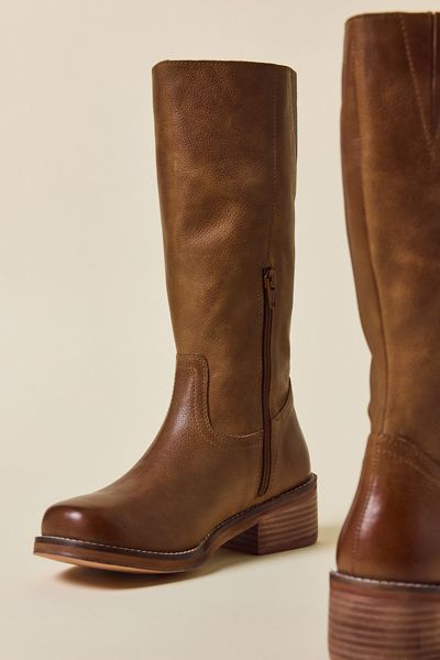 UO Leather Pull-On Boots