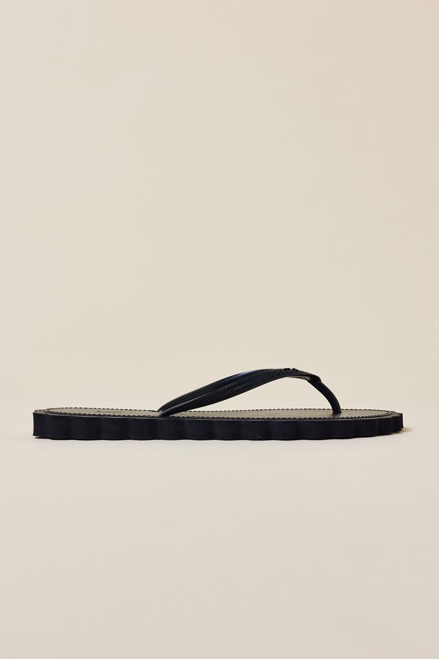 Brizza Arezzo Scalloped Thong Sandals #1