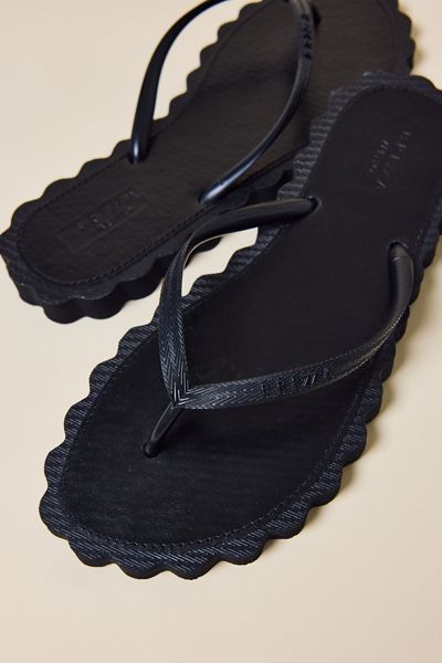 Brizza Arezzo Scalloped Thong Sandals