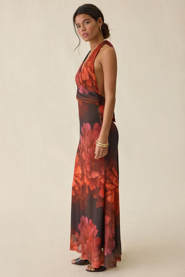 Robe longue Bardot Elera à motif floral rouge en maille avec décolleté plongeant et dos nu #2