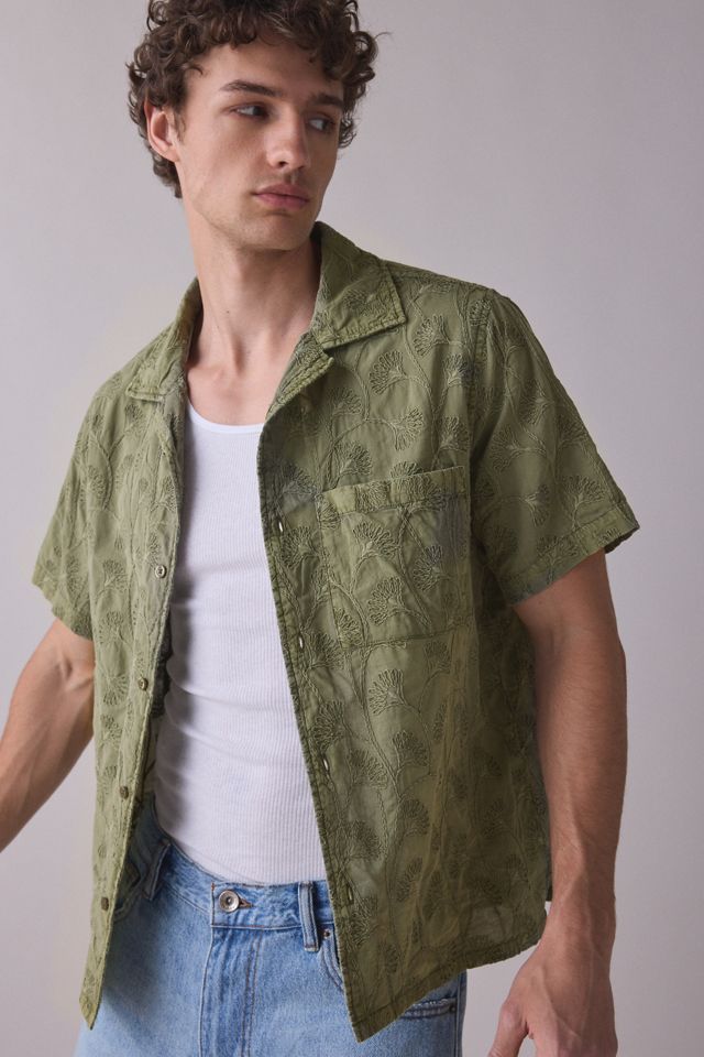 Chemise à manches courtes boutonnée délavée avec broderie ton sur ton UO #1