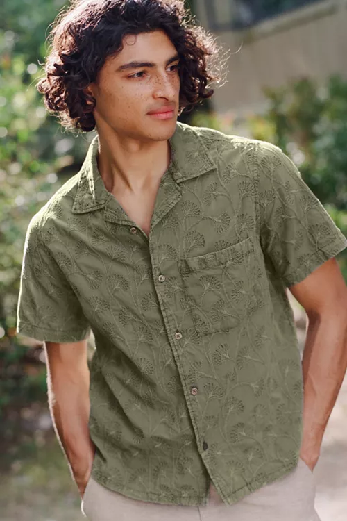 UO Tonal Embroidery Washed Short Sleeve Button-Down Shirt