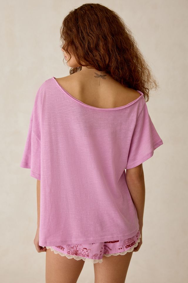 Peanuts UO Exclusive Courtney Graphic Off-The-Shoulder Oversized Tee #1