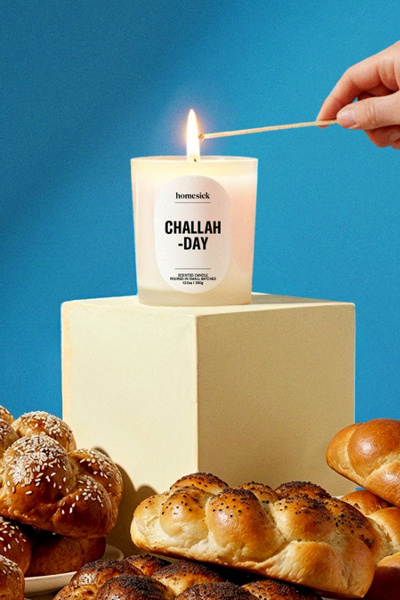 Homesick Challah La-la Candle In Challah La/la At Urban Outfitters In Neutral