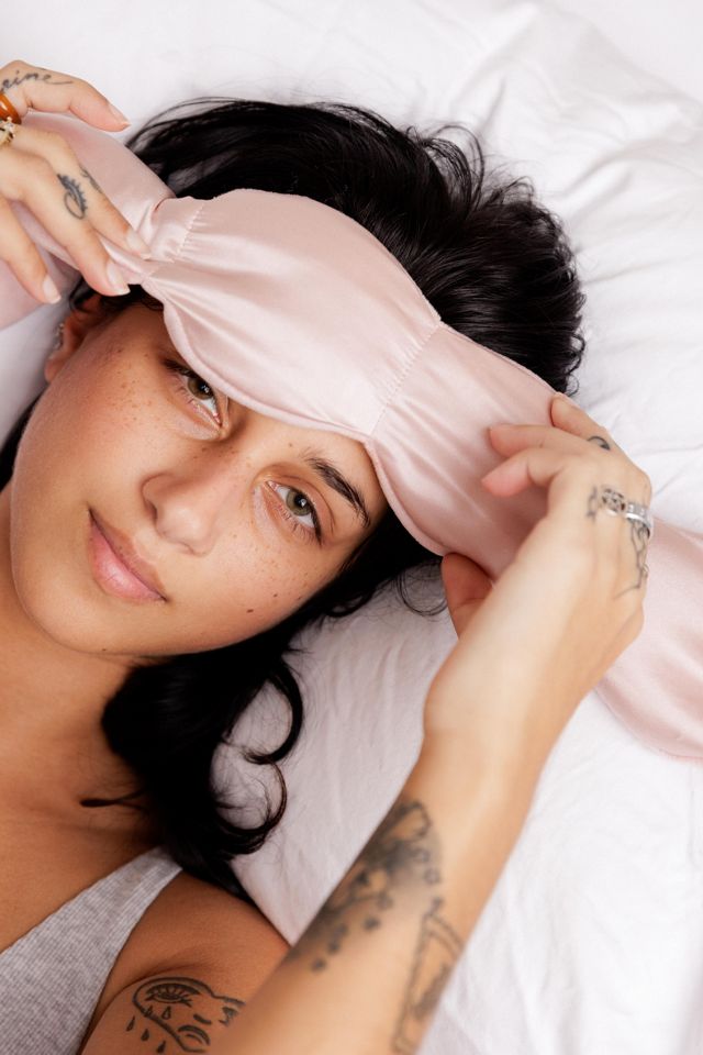 Nodpod Silk Weighted Blanket For Your Eyes #1
